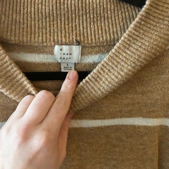 Over-sized Striped Tan and White Sweater - Picture 2 of 2